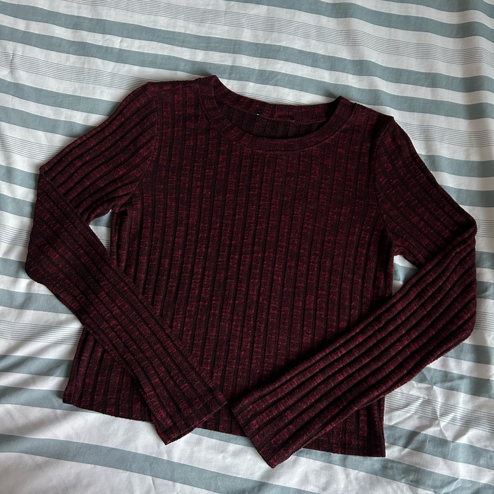 F21 dark red cropped sweater